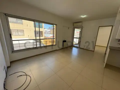 Av cazon 951 , Piso 1