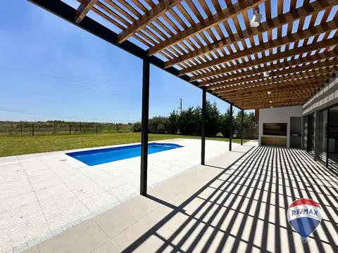 CASA 4 AMBIENTES EN VENTA EN LA ALAMEDA