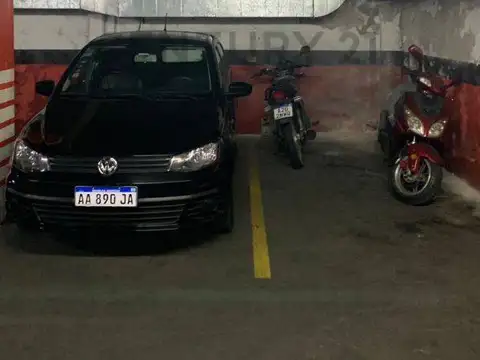 Hipolito Yrigoyen 2100, Piso 0