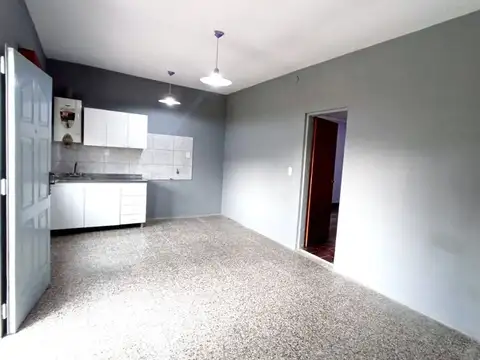 Venta Casa 4 ambientes con Local Florencio Varela