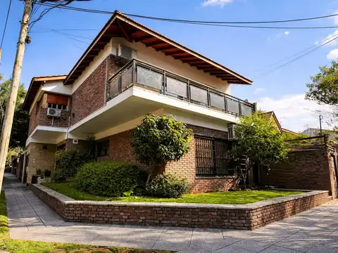 Casa en  5 ambientes jardin barrio parque villa martelli
