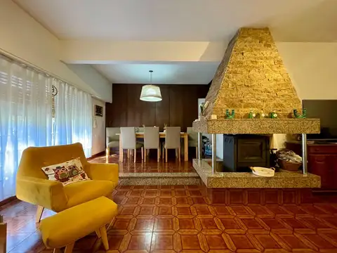 Casa en  5 ambientes jardin barrio parque villa martelli