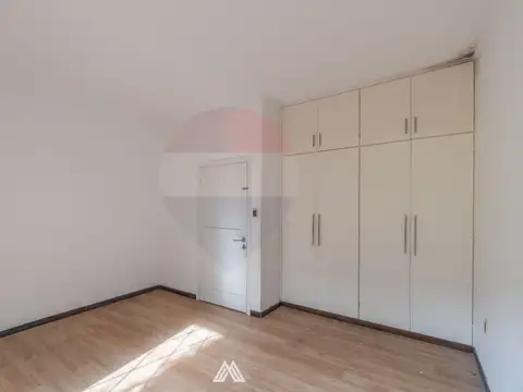 Casa en Alquiler con 1 cochera