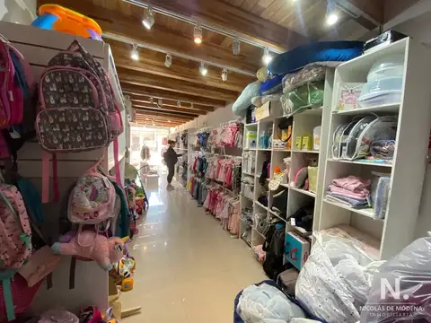 LOCAL COMERCIAL en Punta Carretas. Con Renta