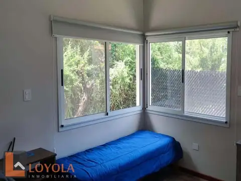 Casa en Alquiler con 1 cochera