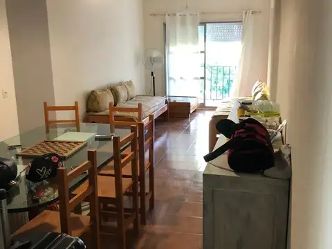 Alquiler de muy luminoso departamento 4 ambientes