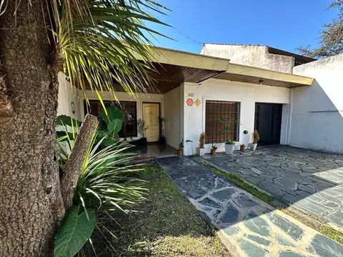Casa 4 ambientes en venta en Castelar Sur