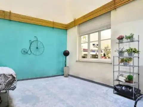 Beruti 2300 , Piso PB