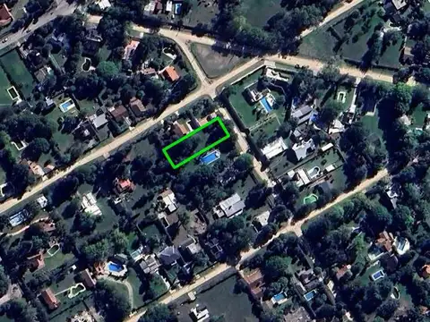 Los Eucaliptos e/ Las Palmeras y Los Nardos