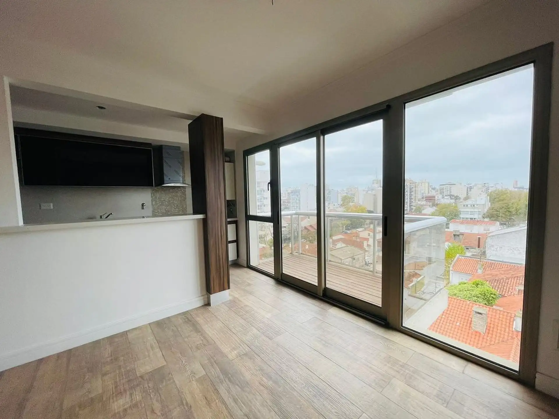 Departamento en Irigoyen 2700 de dos ambientes con cochera