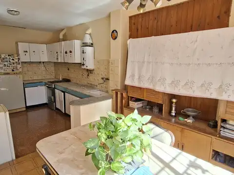 Casa 4 ambientes con 1 baño