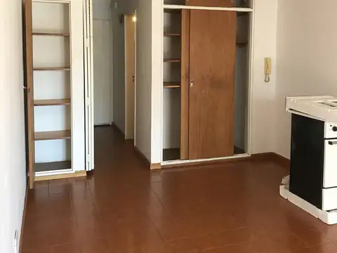 Monoambiente con balcón