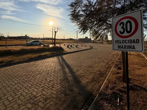Terreno en Venta en Capitán Bermudez, USD 25.750