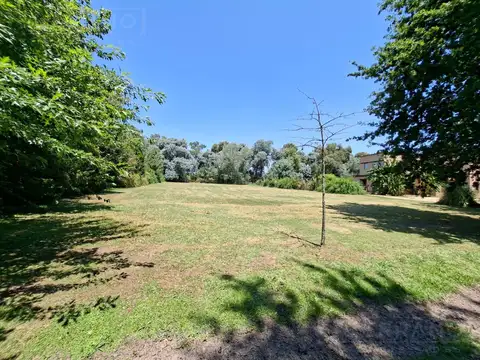 Venta Terreno 1950 m2 en San Joaquin, Exaltacion de la Cruz, Acepta vehículo