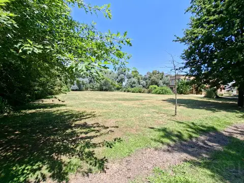 SDA . Venta Terreno 1950 m2, Barrio Privado San Joaquin , Exaltación de la Cruz, Acepta  vehículo en parte de pago