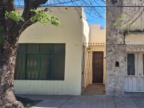 Casa en EVARISTO LOPEZ AL 1300 - 470m2 - Goya