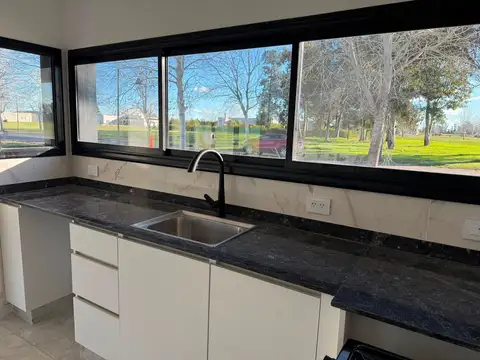 CASA A ESTRENAR VENTA AREA 60 GOLF