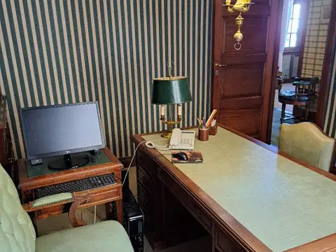 Oficina 5 ambientes con 1 baño