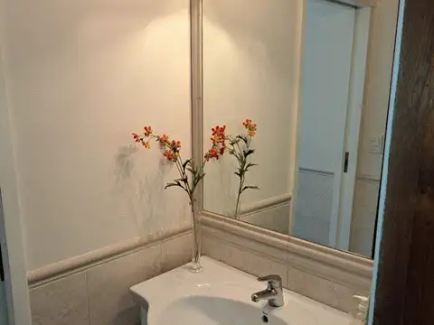 Oficina 5 ambientes con 1 baño