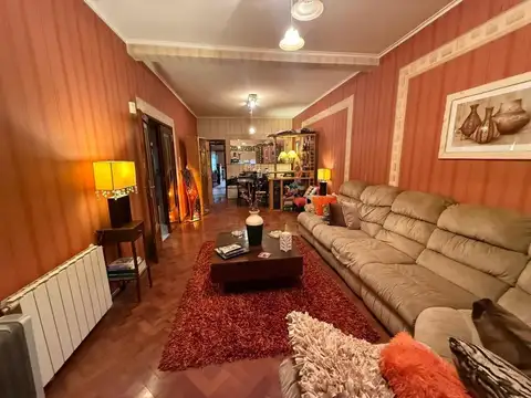 CASA 3 DORMITORIOS CON PISCINA ZONA CENTRO