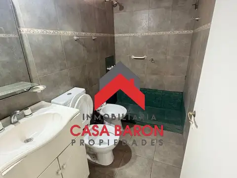 Casa 5 ambientes con 1 baño