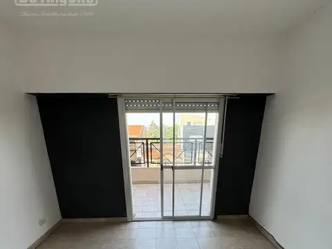 Depto Tipo Casa en Alquiler en Castelar, $ 400.000