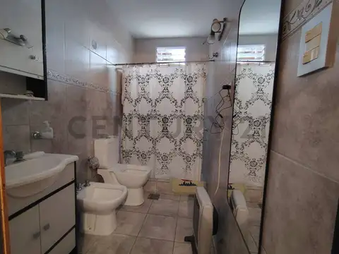 Casa 4 ambientes con 1 baño