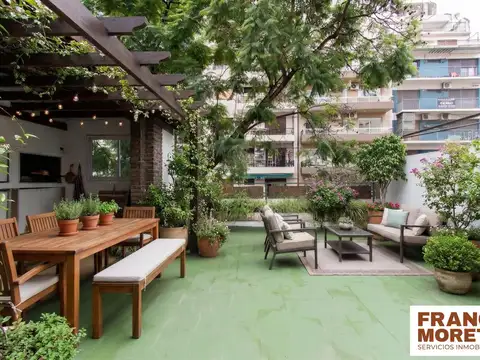 Casa de 4 Dormitorios en Barracas - Reciclada y Apto Crédito