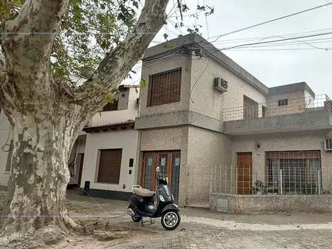 Venta Casa Tres Dormitorios Francia y La Paz