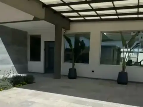 VENTA DE CASA EN LA CALLE LOS ROBLES 5901 TERRALAGOS