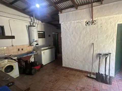 CASA QUINTA 4 AMB + DEPTO INDEPENDIENTE PILETA
