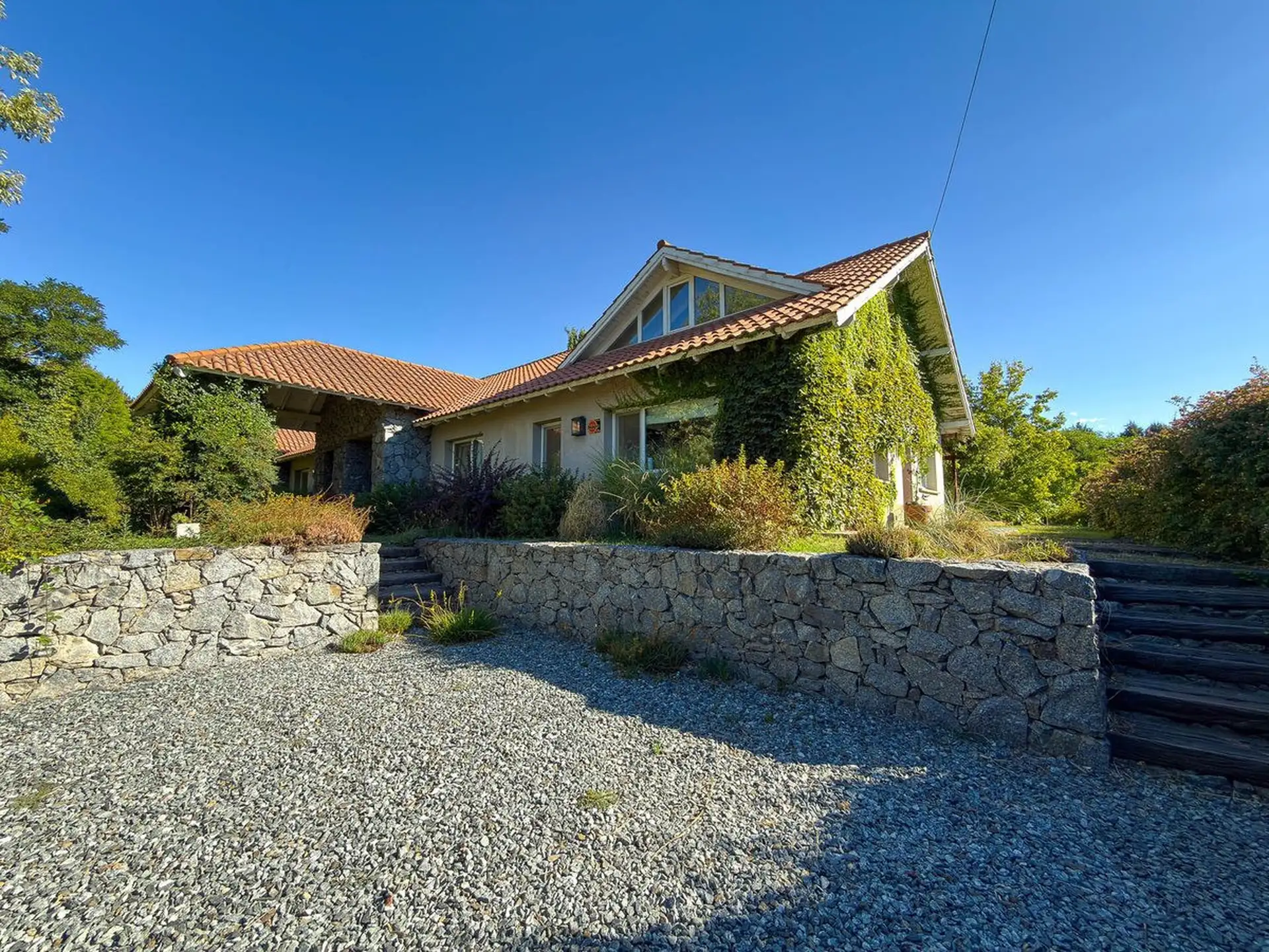 Casa 5 amb, 330m² con pileta — Barrio Golf