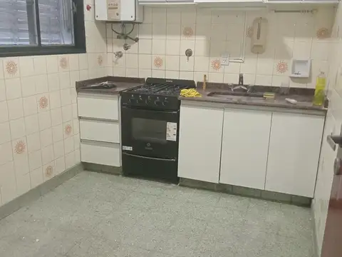 Departamento en Alquiler en Monte Castro, $ 680.000