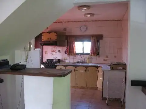 CASA EN PLANTA ALTA 5 AMB. EXCELENTE ESTADO