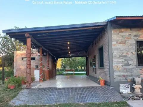 Propiedad de Categoría en Colastiné Norte 4 Dormitorios - Piscina