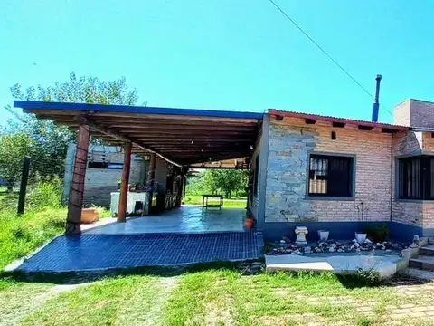 Casa en Venta en Colastiné 4 Dormitorios - Piscina