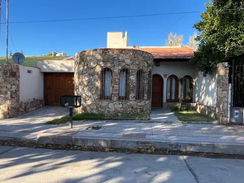 CASA 3 DORMITORIOS, BARRIO RECONQUISTA, LAS HERAS