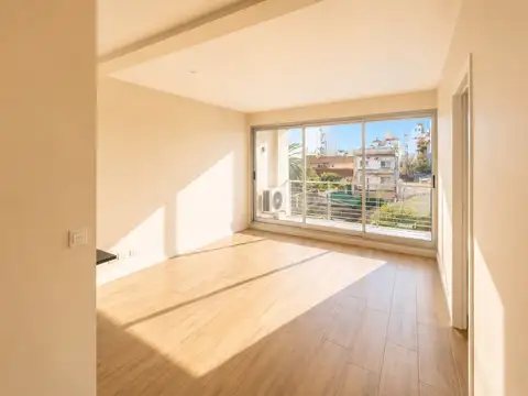 Arias 3100, Piso 2