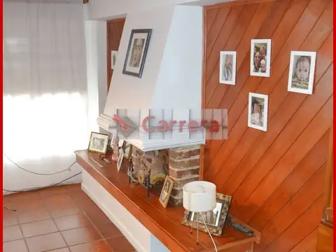 Casa 5 ambientes con 2 baños