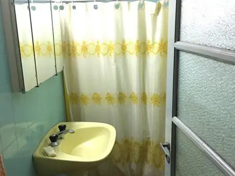 CASA EN LOTE PROPIO :: 259MTS2 :: EXCELENTE UBICACION ::