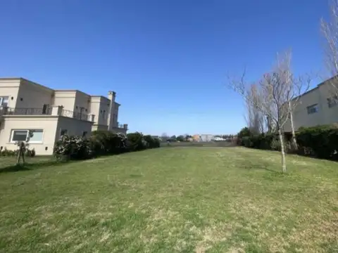 Terreno en Venta 45  mts Fondo