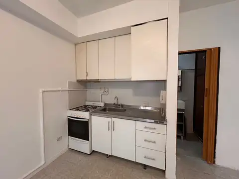 Larraya 2100, Piso PB