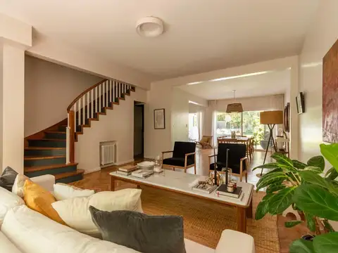 Casa 5 ambientes con 5 baños