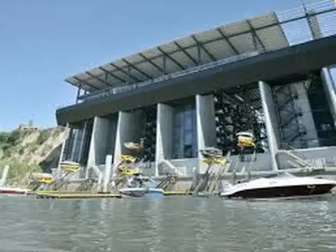 CUNA NAUTICA EN VENTA EN TIFON GRANADERO BAIGORRIA