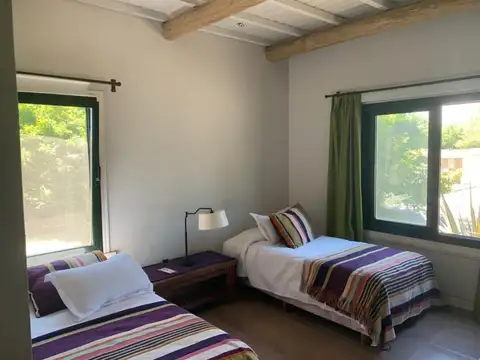 Venta Casa 5 ambientes 420 m2 cocheras pileta quincho en La Primavera Golf Clubb Carlos Keen