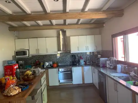 Casa en Venta con 4 cocheras