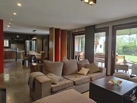 Casa en barrio cerrado Puerto Roldán