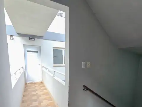 Departamento 3 amb. balcón y esp. para auto - La Pampa y Ayacucho