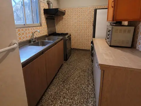 Depto Tipo Casa 5 ambientes con 1 baño
