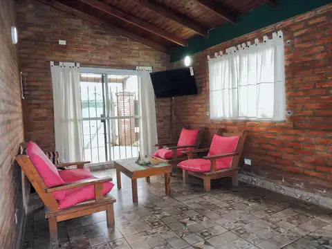 Casa en Venta con 3 cocheras